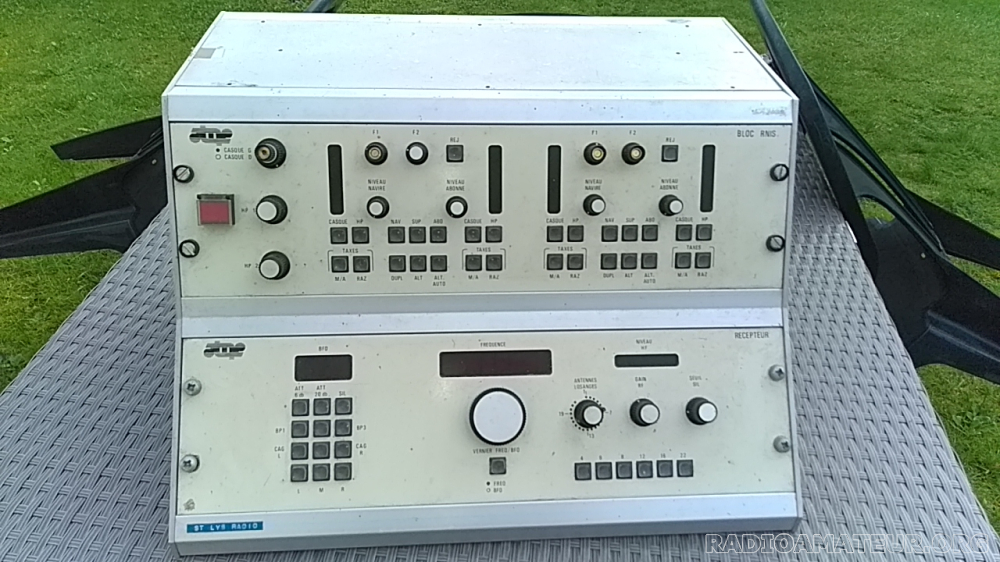 Photo 1 - Annonce radioamateur 406309 - St Lys Radio une des dernières consoles opératrice avant arrêt station . .