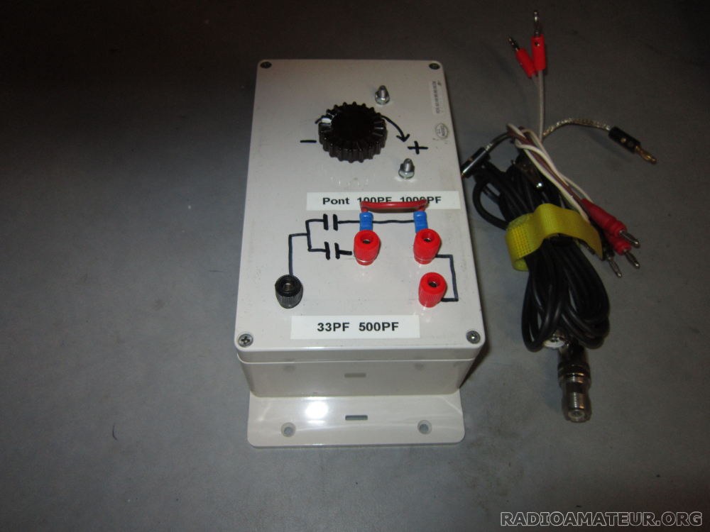 Photo 1 - Annonce radioamateur 404626 - Condensateur de test 0/500pf dans un boîtier avec cordon