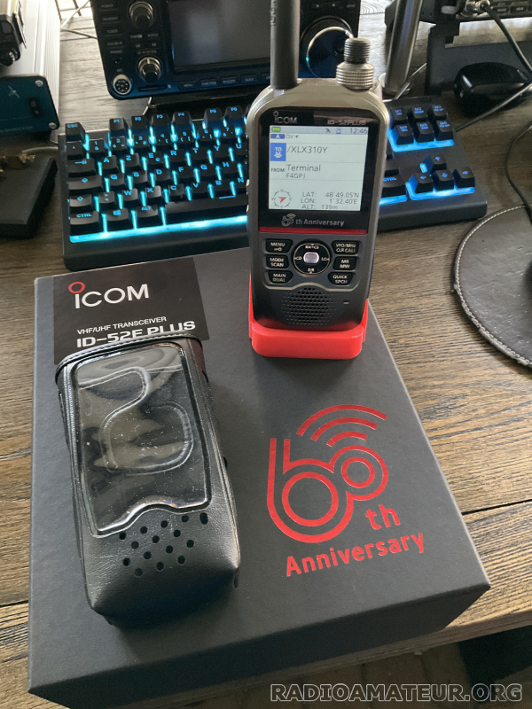 Photo 1 - Annonce radioamateur 427991 - Icom id52 plus anniversary