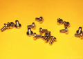 16 + 4 vis pour les capots du Kenwood TS-430