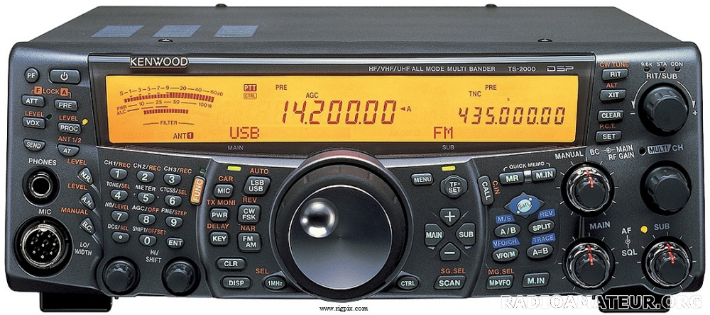 Photo 1 - Annonce radioamateur 406920 - Recherche : TS-2000 toute version (ou autre TRX HF+VHF+UHF) même panne ou pour pièce